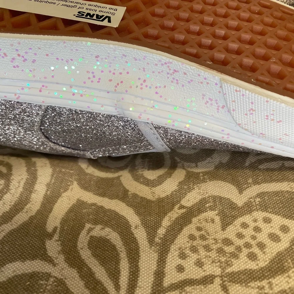 Vans - Picture 4 of 8